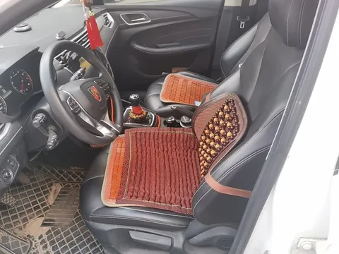 Roewe i5