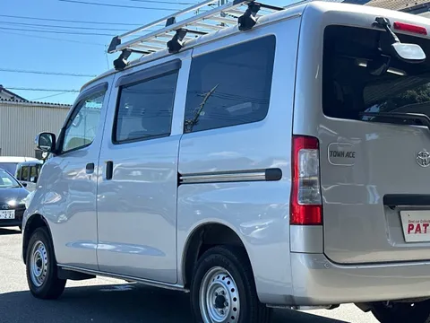 Toyota TownAce Van