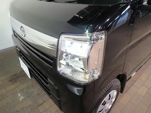Nissan Clipper Van