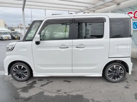 Suzuki Spacia Custom