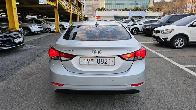 Hyundai Elantra (Avante)