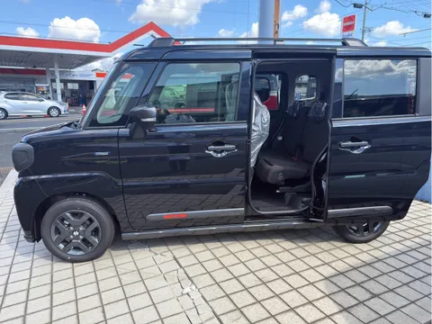 Suzuki Spacia