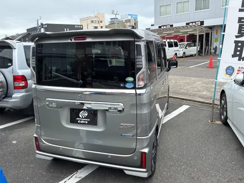 Suzuki Spacia