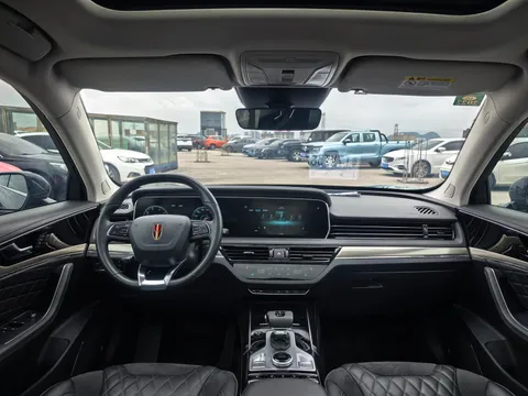 Hongqi HS5