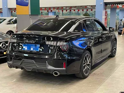 Lynk & Co 03
