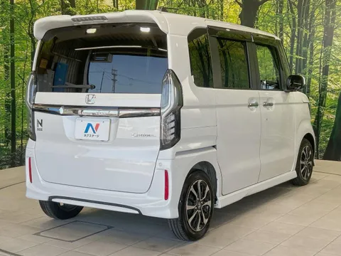 Honda N-BOX Custom