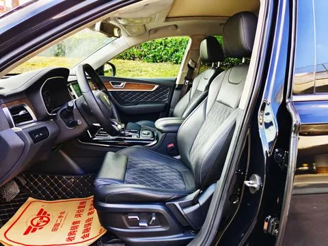 Hongqi HS7