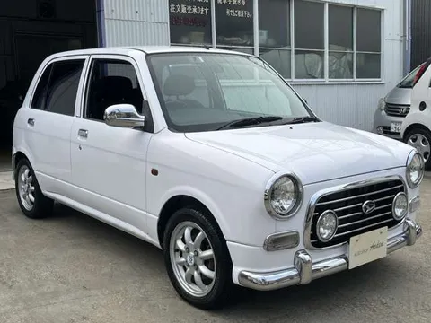 Daihatsu Mira Gino