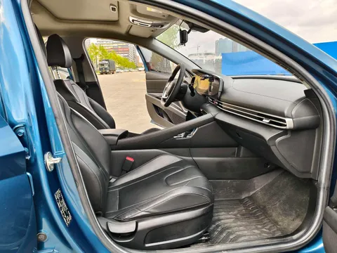 Hyundai Elantra (Avante)