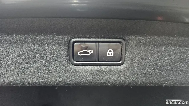 Genesis G90 (EQ900)
