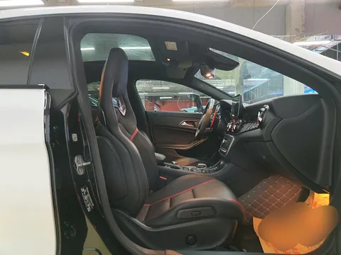 Mercedes-Benz Mercedes-Benz CLA