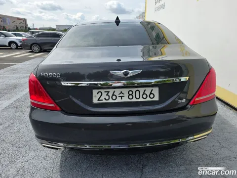 Genesis G90 (EQ900)
