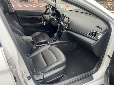Hyundai Elantra (Avante)