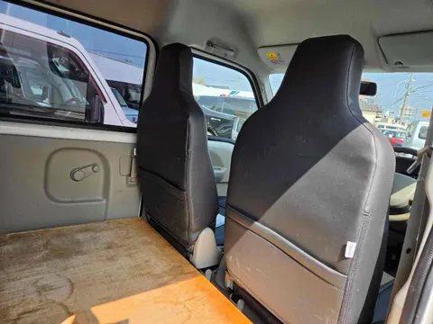 Mitsubishi Minicab Van