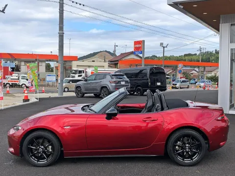 Mazda MX-5 (Roadster)