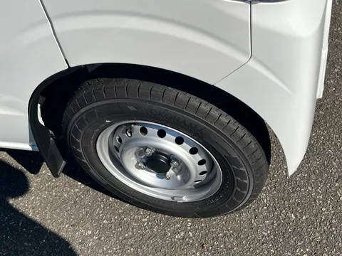 Nissan Clipper Van