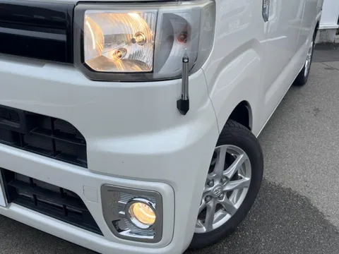 Toyota Pixis Mega
