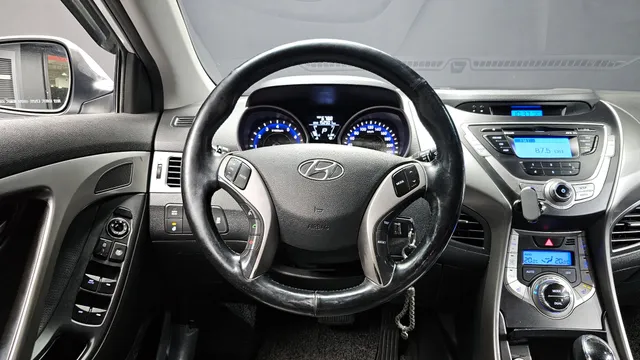 Hyundai Elantra (Avante)