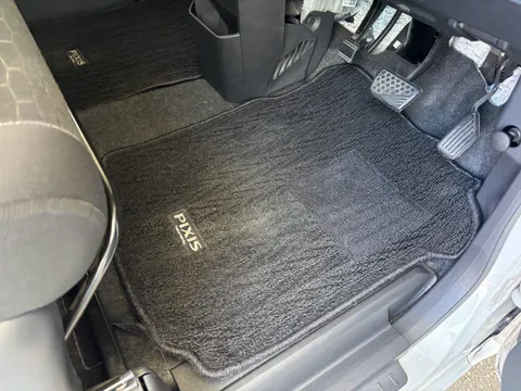 Toyota Pixis Mega