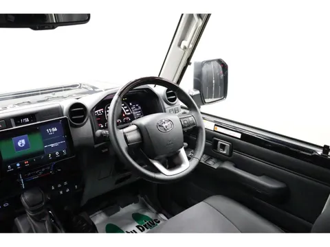 Toyota Land Cruiser 70