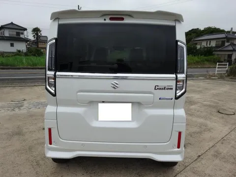 Suzuki Spacia Custom