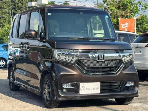 Honda N-BOX Custom