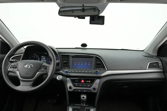 Hyundai Elantra (Avante)