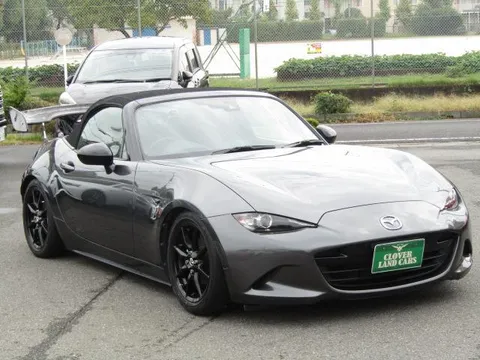 Mazda MX-5 (Roadster)