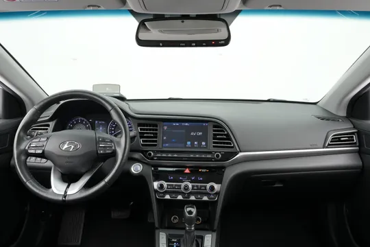 Hyundai Elantra (Avante)