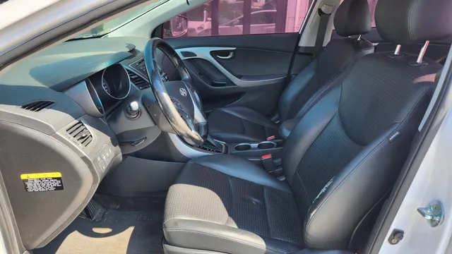 Hyundai Elantra (Avante)