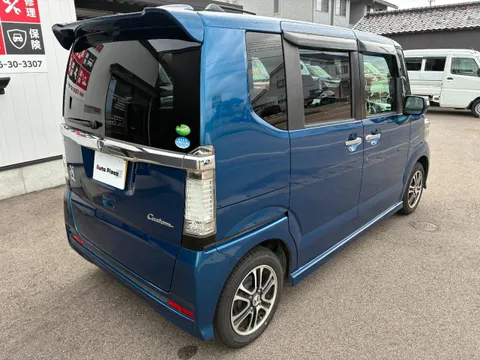 Honda N-BOX Custom