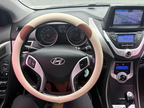 Hyundai Elantra (Avante)