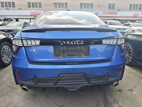 Lynk & Co 03