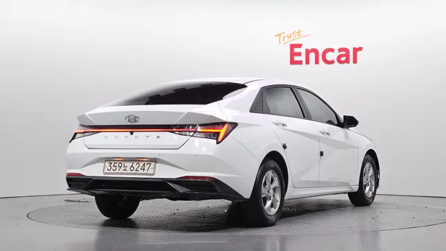Hyundai Elantra (Avante)