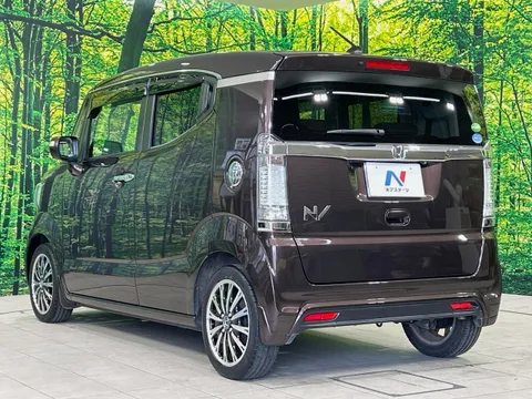 Honda N-BOX Slash