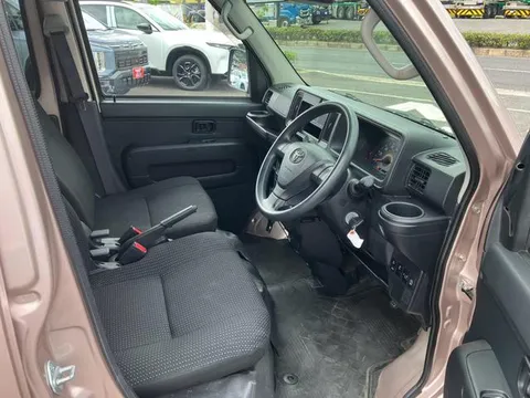 Toyota Pixis Van