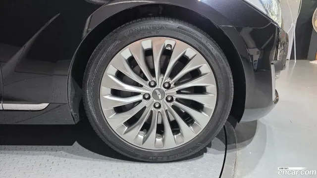 Genesis G90 (EQ900)