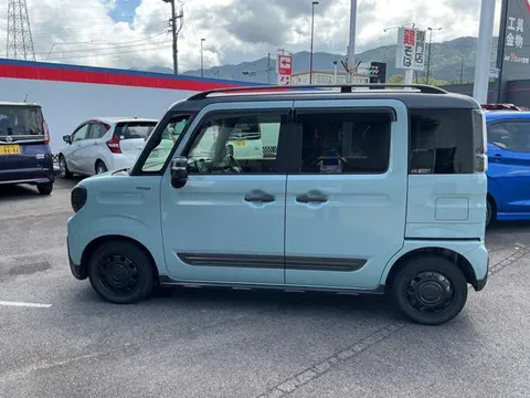 Suzuki Spacia