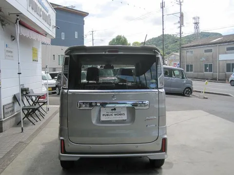 Suzuki Spacia Custom