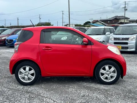Toyota iQ