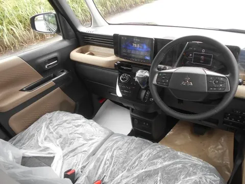 Mitsubishi Delica Mini