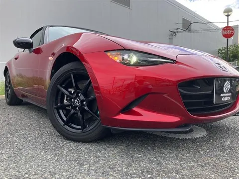 Mazda MX-5 (Roadster)