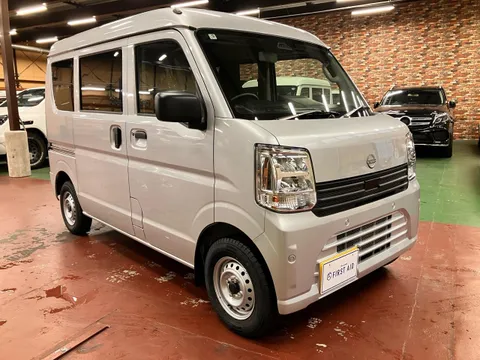 Nissan Clipper Van