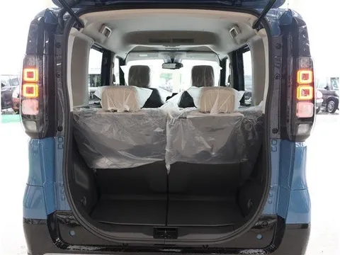 Mitsubishi Delica Mini
