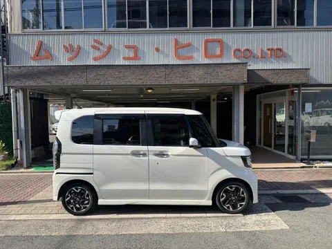 Honda N-BOX Custom