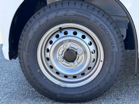 Nissan Clipper Van