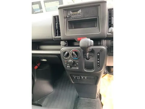Nissan Clipper Van