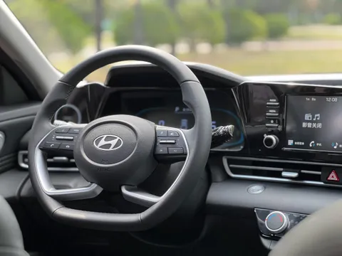 Hyundai Elantra (Avante)