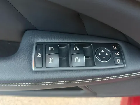 Mercedes-Benz Mercedes-Benz CLS