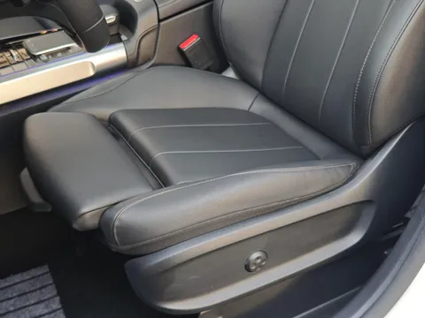 Mercedes-Benz Mercedes-Benz GLB